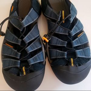 Men's Keens Newport size 9